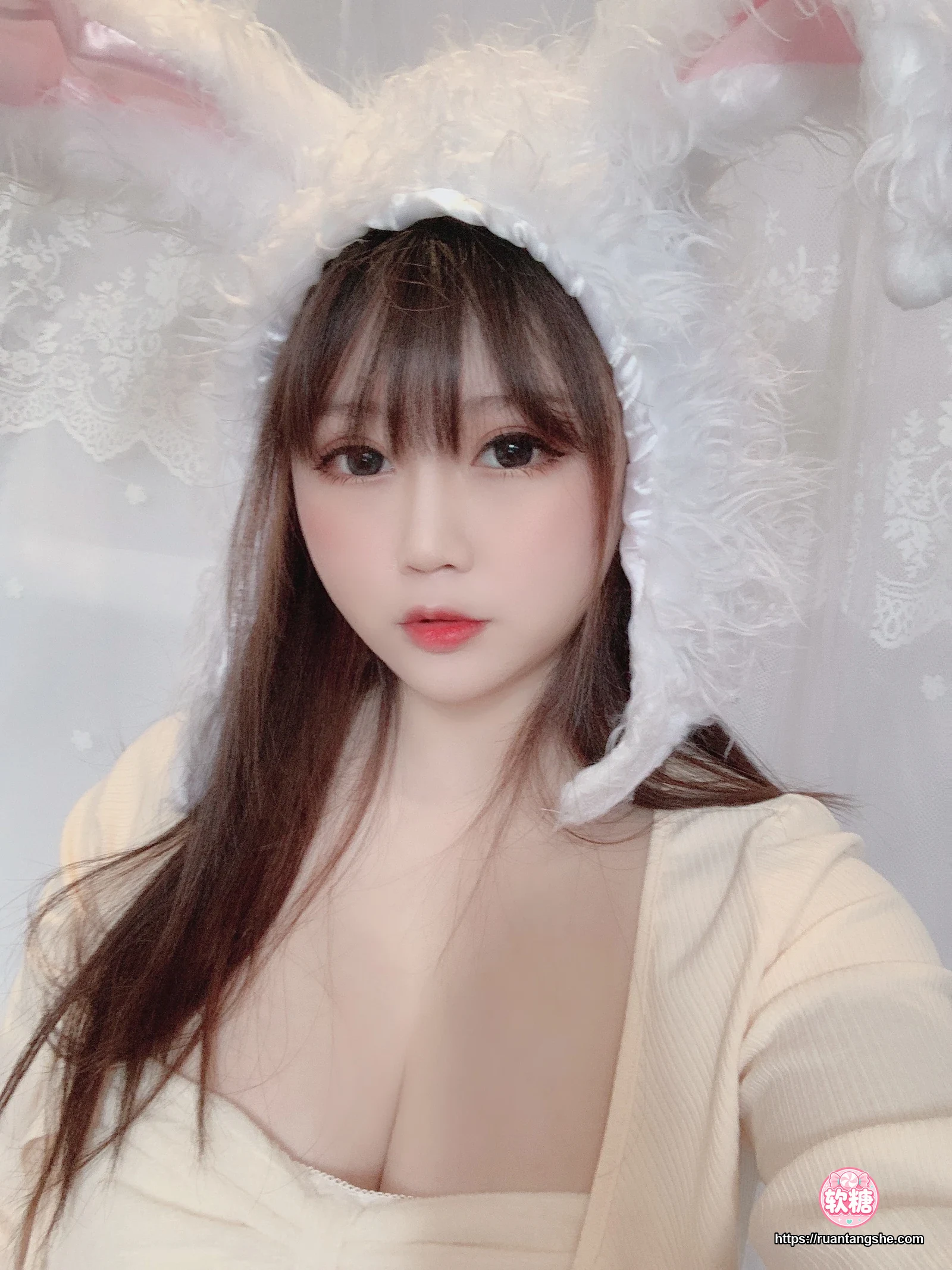 依酱 依酱 NO.24 - 裙底的秘密