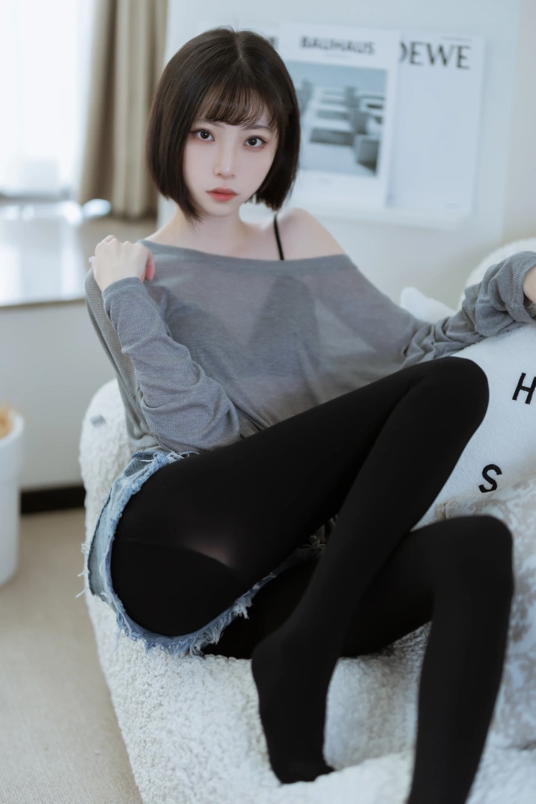 许岚《半透毛衣》写真图集 40P｜在线预览与图包下载