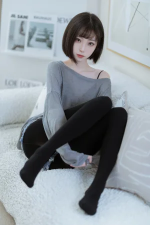许岚《半透毛衣》写真图集 40P｜在线预览与图包下载