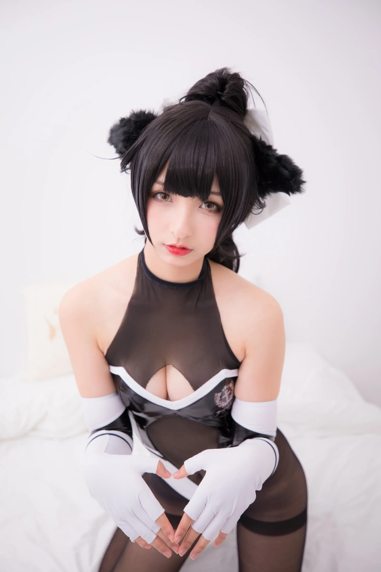 神楽坂真冬《第二季 序号6：獒《TAKAO-TIGHTS VE》》写真图集 150P｜在线预览与图包下载