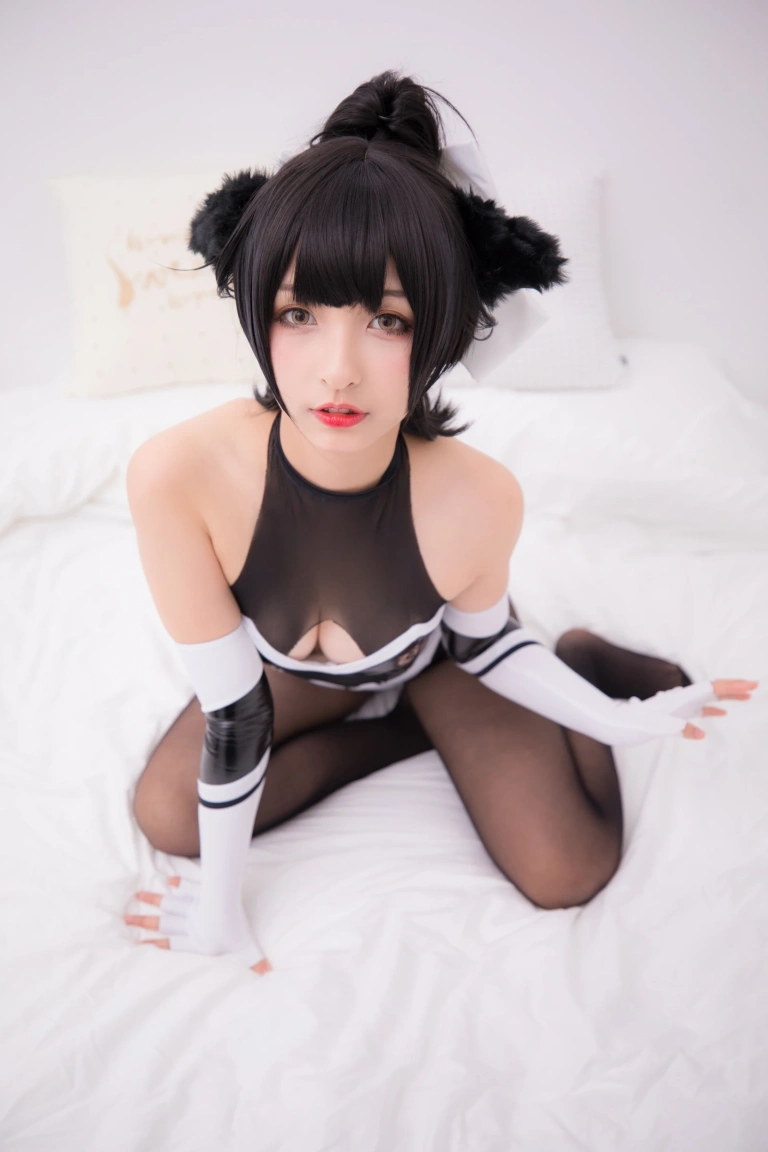 神楽坂真冬《第二季 序号6：獒《TAKAO-TIGHTS VE》》写真图集 150P｜在线预览与图包下载