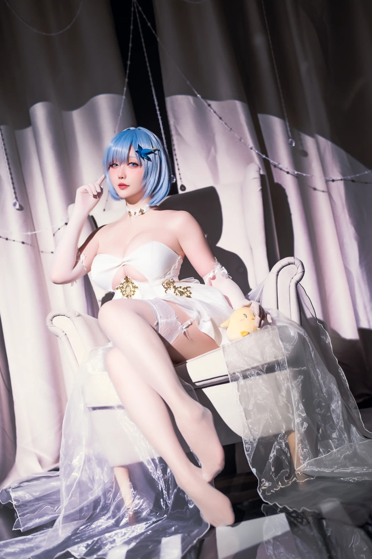 星之迟迟《2024年08月计划D 恰巴耶夫礼服》写真图集 25P｜在线预览与图包下载