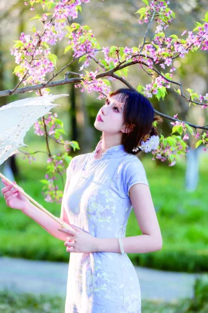 念雪《旗袍》写真图集 38P｜在线预览与图包下载