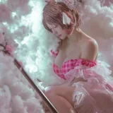 星之迟迟《明日方舟本 Heartbeat》写真图集 349P｜在线预览与图包下载