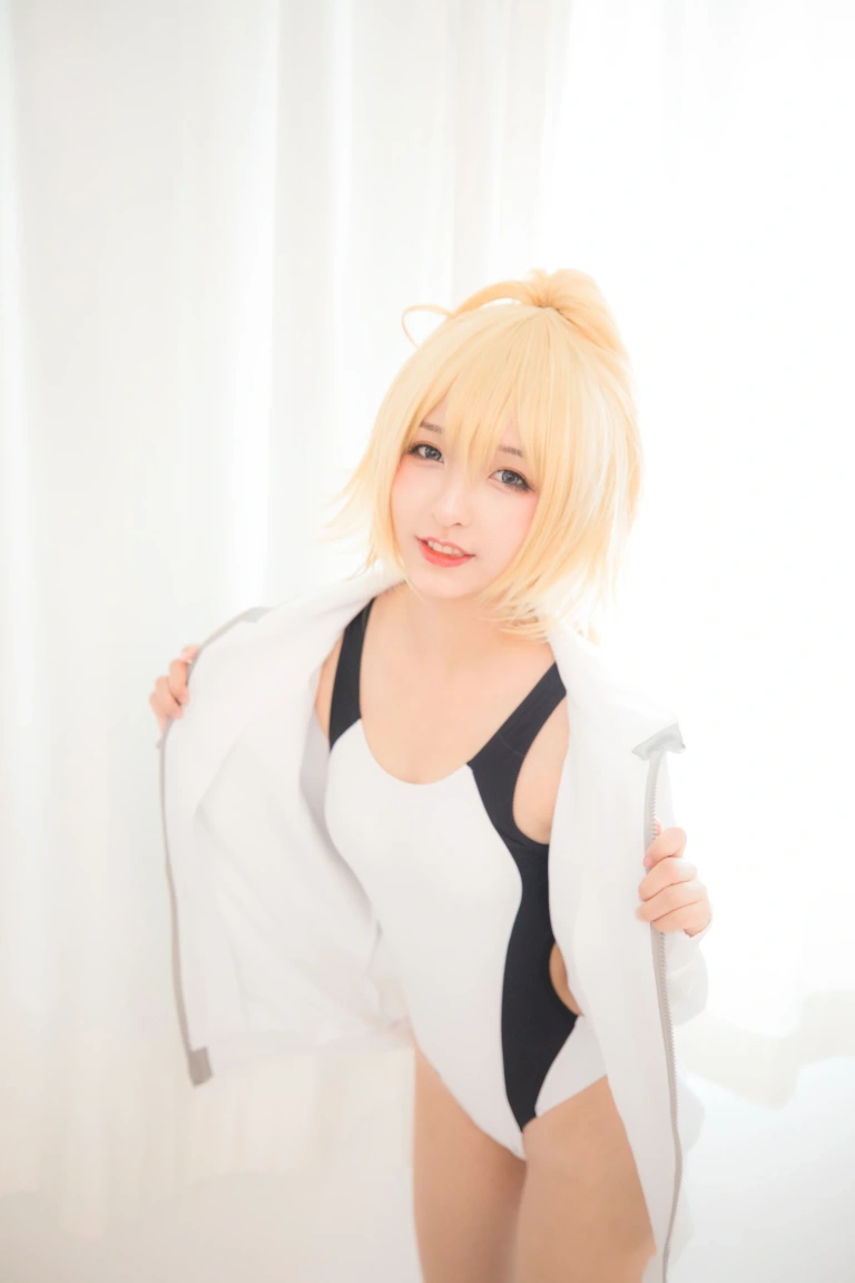 神楽坂真冬《第二季 序号10：白贞德《Swimingthedrea》》写真图集 150P｜在线预览与图包下载