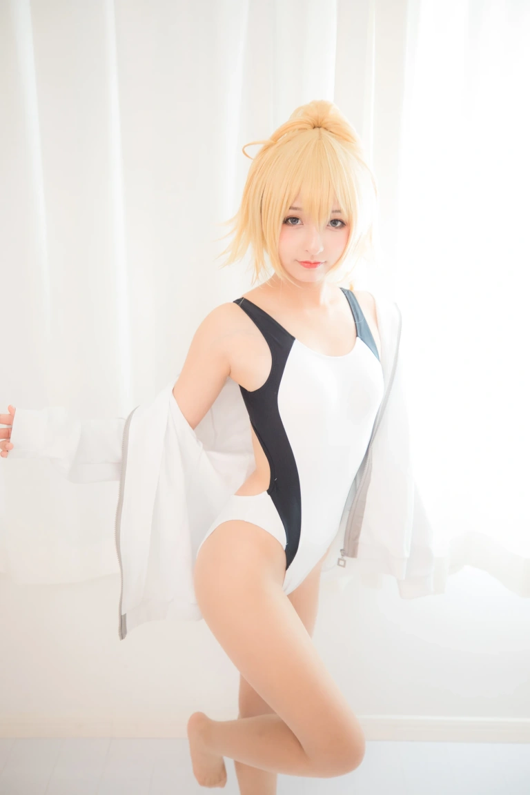 神楽坂真冬《第二季 序号10：白贞德《Swimingthedrea》》写真图集 150P｜在线预览与图包下载