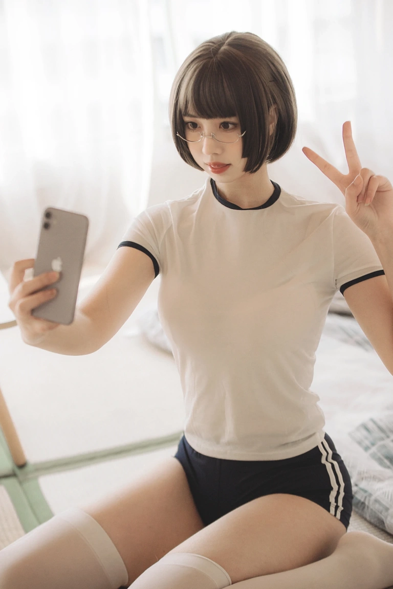 念雪《体操服》写真图集 40P｜在线预览与图包下载