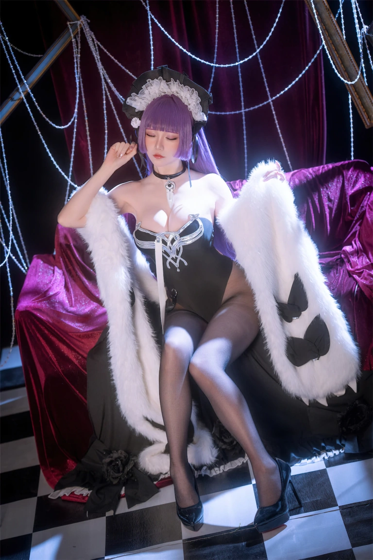 星之迟迟《碧蓝航线 塔什干》写真图集 56P｜在线预览与图包下载