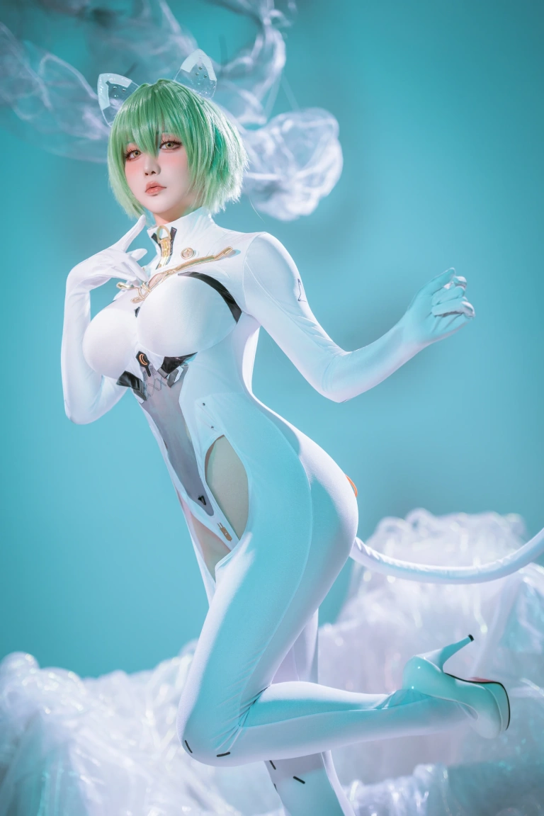 星之迟迟《2025年06月计划A 碧蓝航线 – 纳西莫夫 [34P-154MB]》写真图集 34P｜在线预览与图包下载