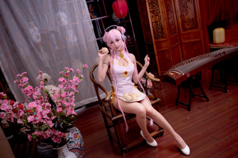 周叽是可爱兔兔《旗袍索尼子》写真图集 14P｜在线预览与图包下载