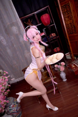 周叽是可爱兔兔《旗袍索尼子》写真图集 14P｜在线预览与图包下载
