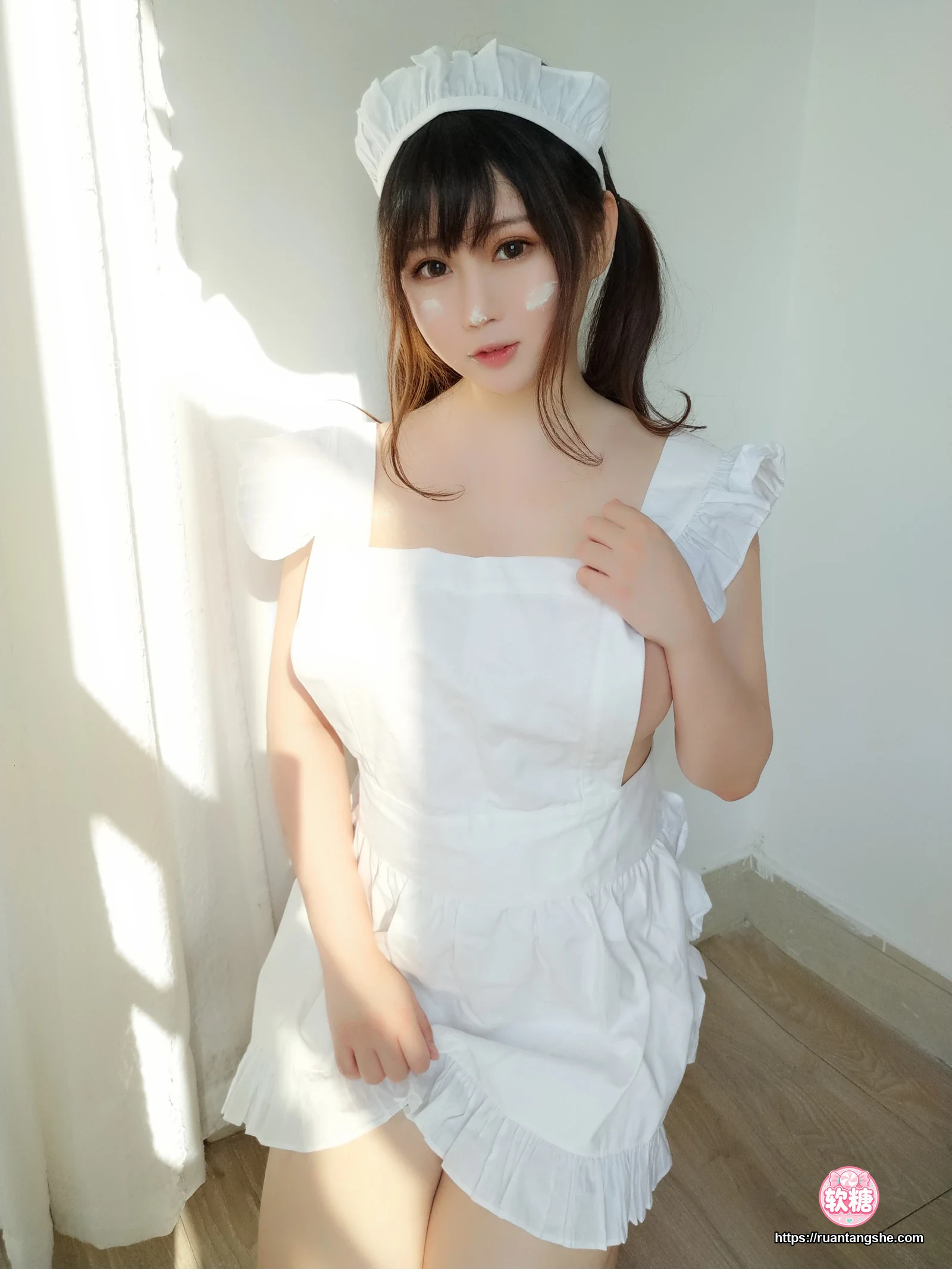 依酱 依酱 NO.30 - 小厨娘