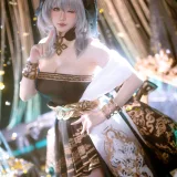 星之迟迟《2025年12月计划A 明日方舟 霍尔海雅》写真图集 35P｜在线预览与图包下载