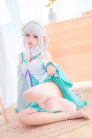 蠢沫沫《绿睡衣》写真图集 40P｜在线预览与图包下载