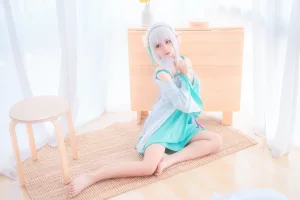 蠢沫沫《绿睡衣》写真图集 40P｜在线预览与图包下载