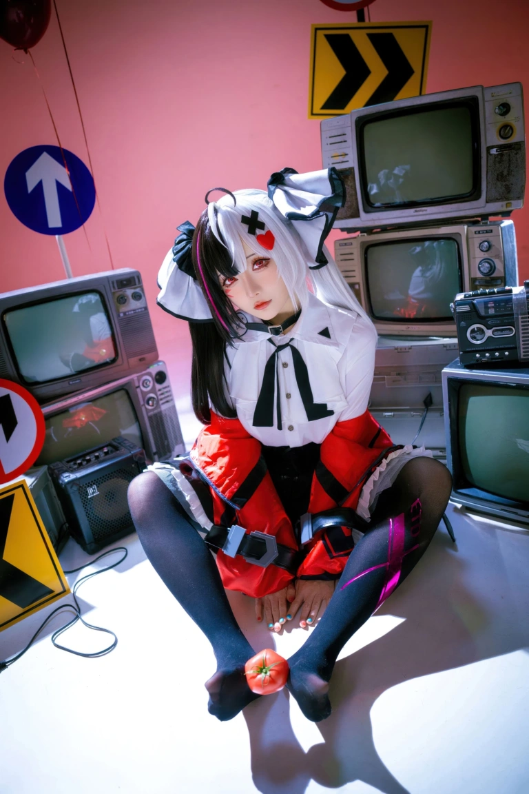 星之迟迟《2026年06月计划 异环 安魂曲原皮+同人》写真图集 120P｜在线预览与图包下载