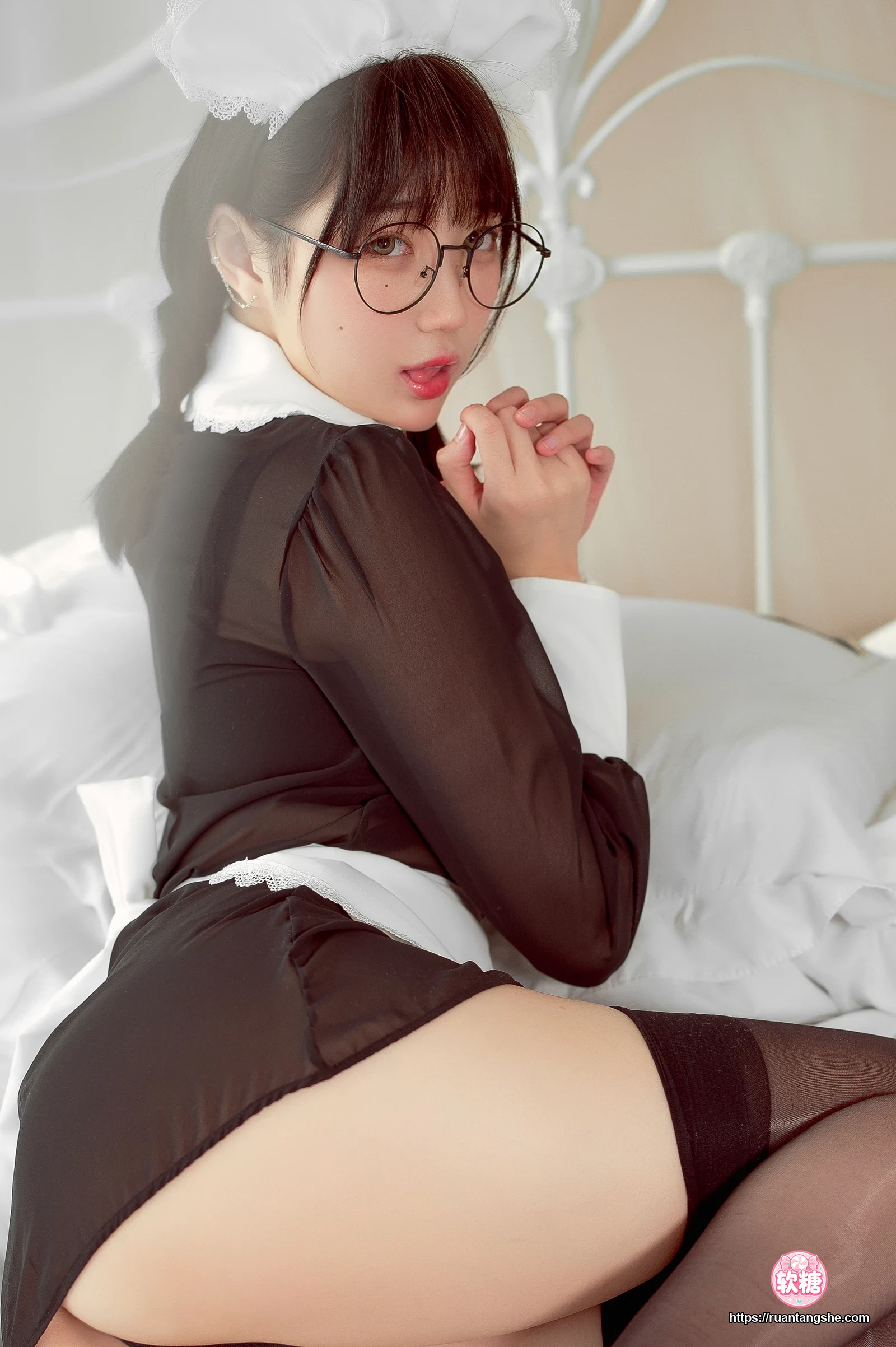 周叽是可爱兔兔 周叽是可爱兔兔 NO.36 - 眼镜女仆