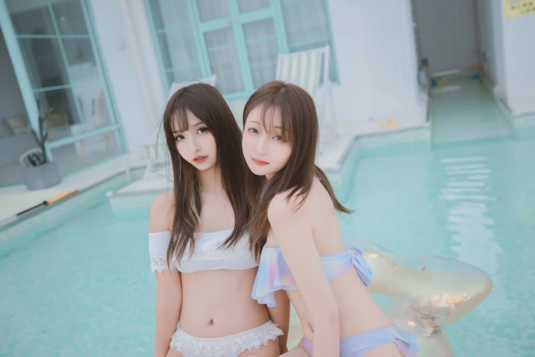 神楽坂真冬《第三季 序号2：《笑颜水时计》夏日比基尼》写真图集 150P+3V｜在线预览与图包下载
