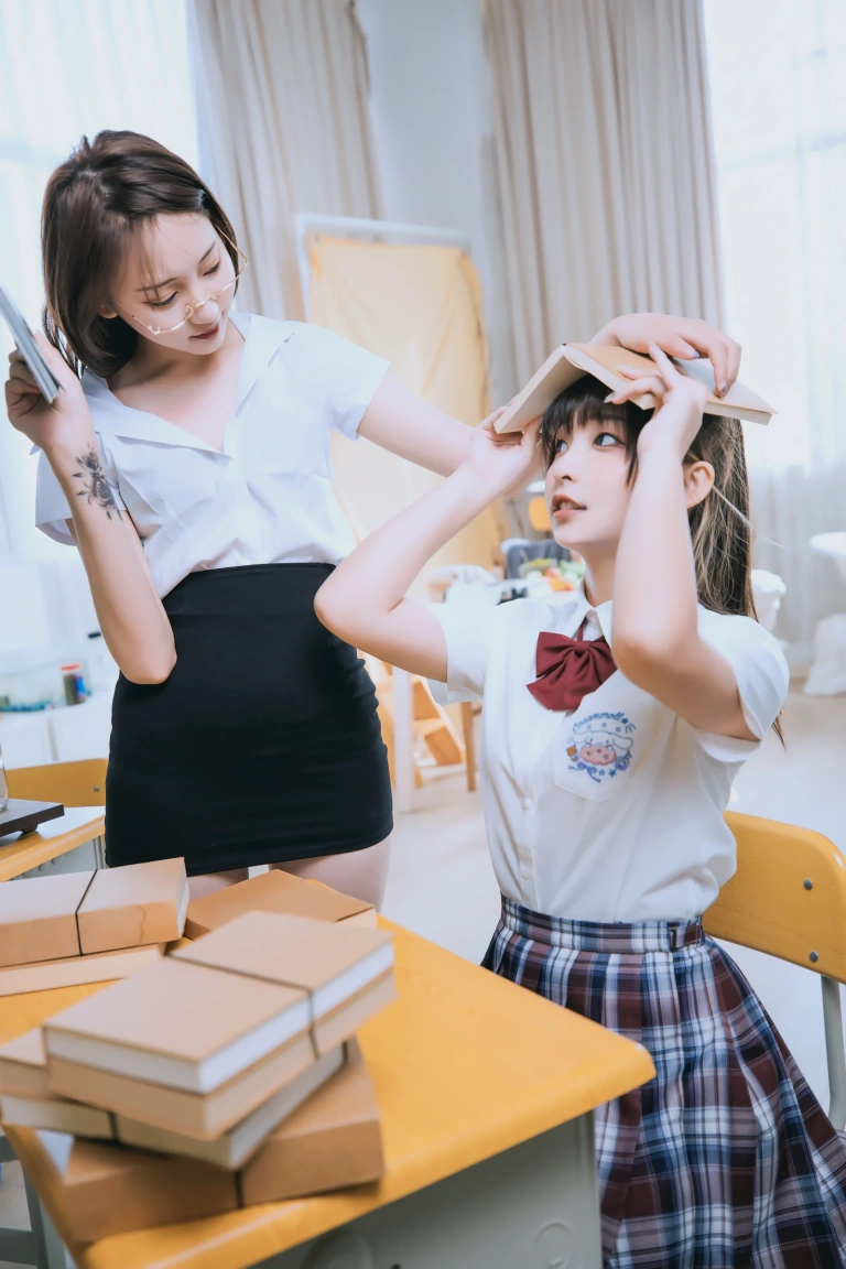 神楽坂真冬《第三季 序号3：《数之歌》百合教室》写真图集 150P+3V｜在线预览与图包下载