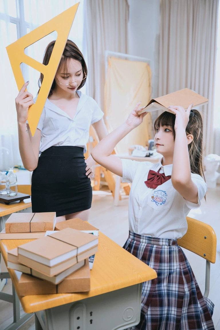 神楽坂真冬《第三季 序号3：《数之歌》百合教室》写真图集 150P+3V｜在线预览与图包下载