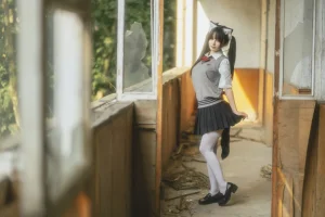 桜井宁宁《废墟jk》写真图集 74P｜在线预览与图包下载