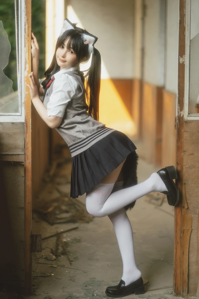桜井宁宁《废墟jk》写真图集 74P｜在线预览与图包下载