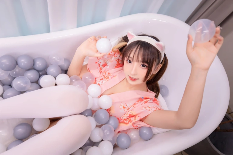 神楽坂真冬《第三季 序号15：《ガールズパフェ》雪糕少女》写真图集 150P+2V｜在线预览与图包下载