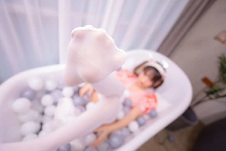 神楽坂真冬《第三季 序号15：《ガールズパフェ》雪糕少女》写真图集 150P+2V｜在线预览与图包下载