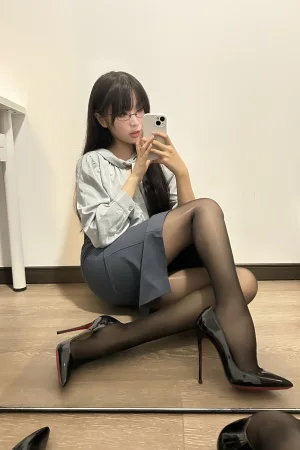 轩萧学姐《NO.69 – 蓝裙 黑丝+肉丝OL》写真图集 190P+4V｜在线预览与图包下载