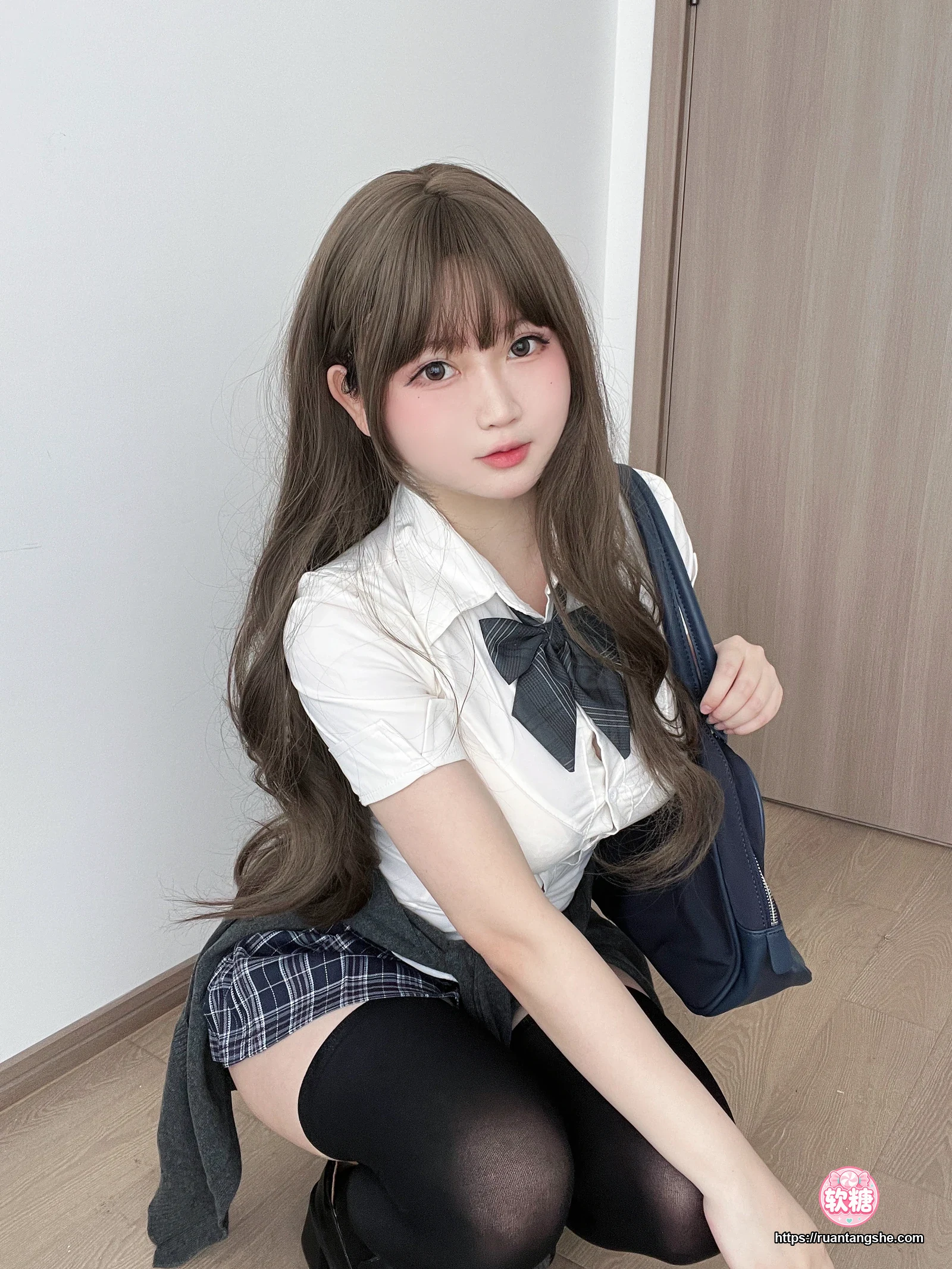 依酱 依酱 NO.72 - 学姐的日常