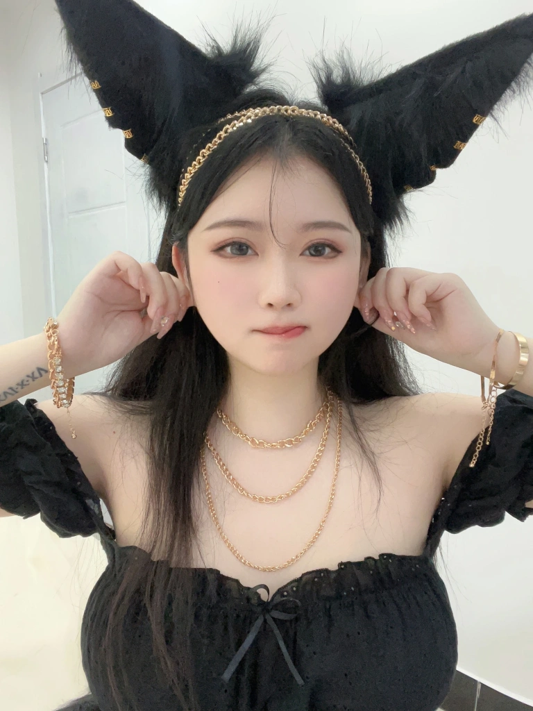 依酱《黑狼》写真图集 34P+2V｜在线预览与图包下载