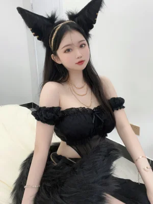 依酱《黑狼》写真图集 34P+2V｜在线预览与图包下载