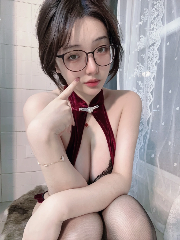 雯仔不讲道理《2023年11月 舰长图包》写真图集 25P｜在线预览与图包下载