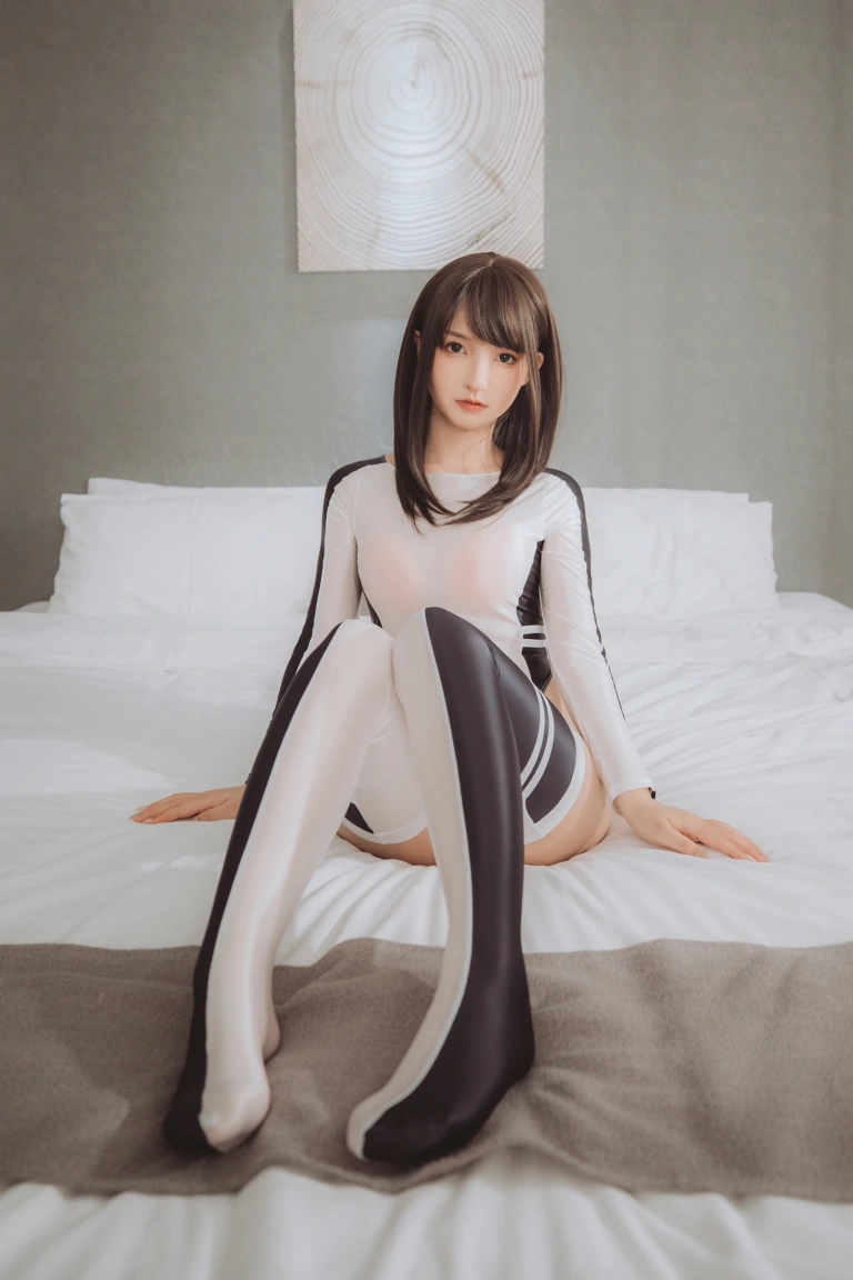 神楽坂真冬《第三季 序号30：竞泳主题《水之形2》》写真图集 150P+2V｜在线预览与图包下载