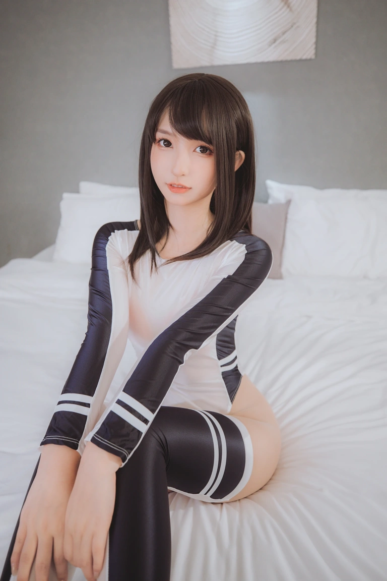 神楽坂真冬《第三季 序号30：竞泳主题《水之形2》》写真图集 150P+2V｜在线预览与图包下载