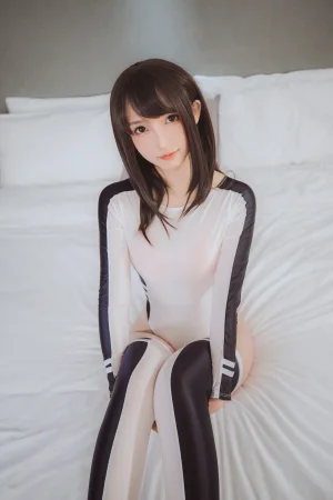 神楽坂真冬《第三季 序号30：竞泳主题《水之形2》》写真图集 150P+2V｜在线预览与图包下载