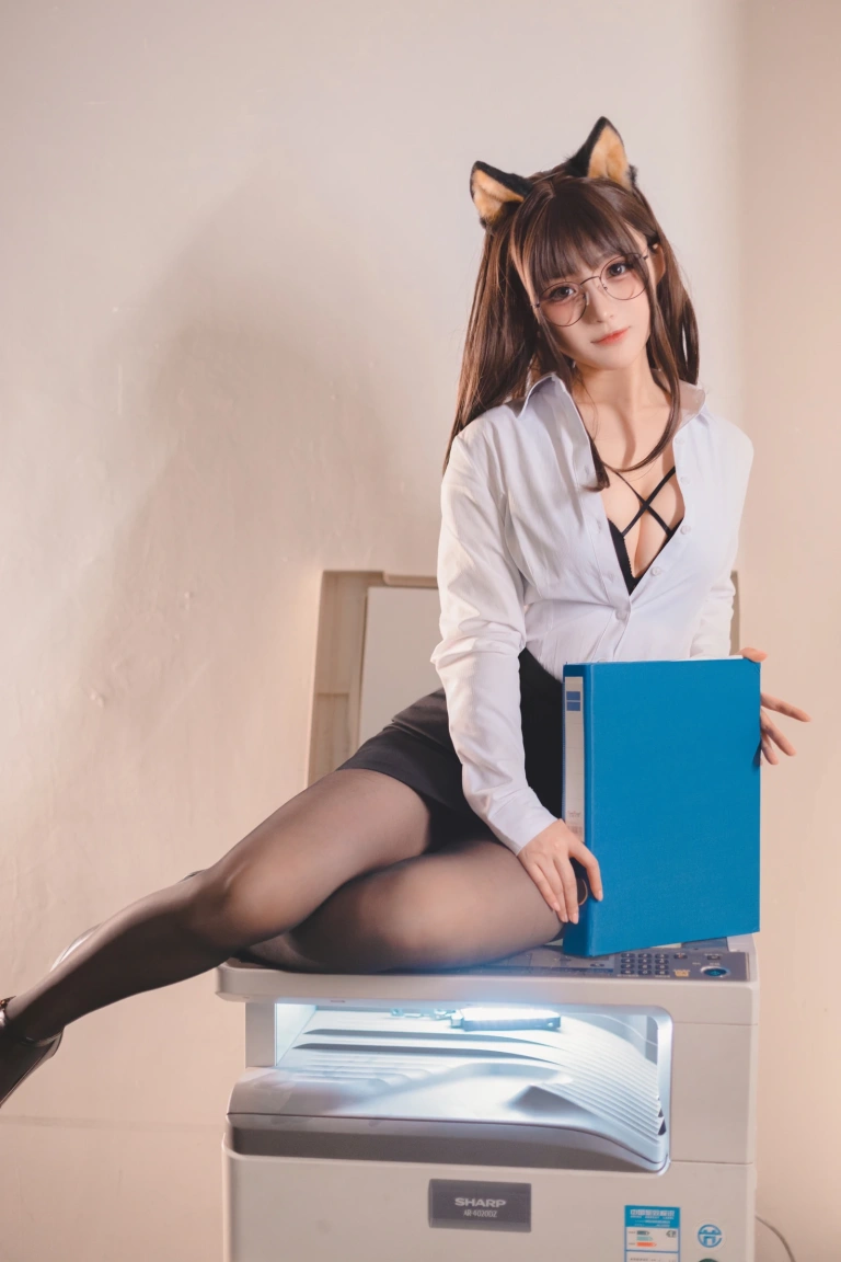 桜井宁宁《柴犬秘书》写真图集 58P｜在线预览与图包下载