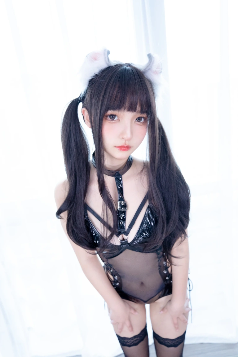 神楽坂真冬《第四季 序号2：《黑》》写真图集 75P｜在线预览与图包下载