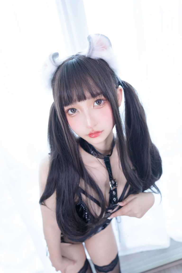 神楽坂真冬《第四季 序号2：《黑》》写真图集 75P｜在线预览与图包下载