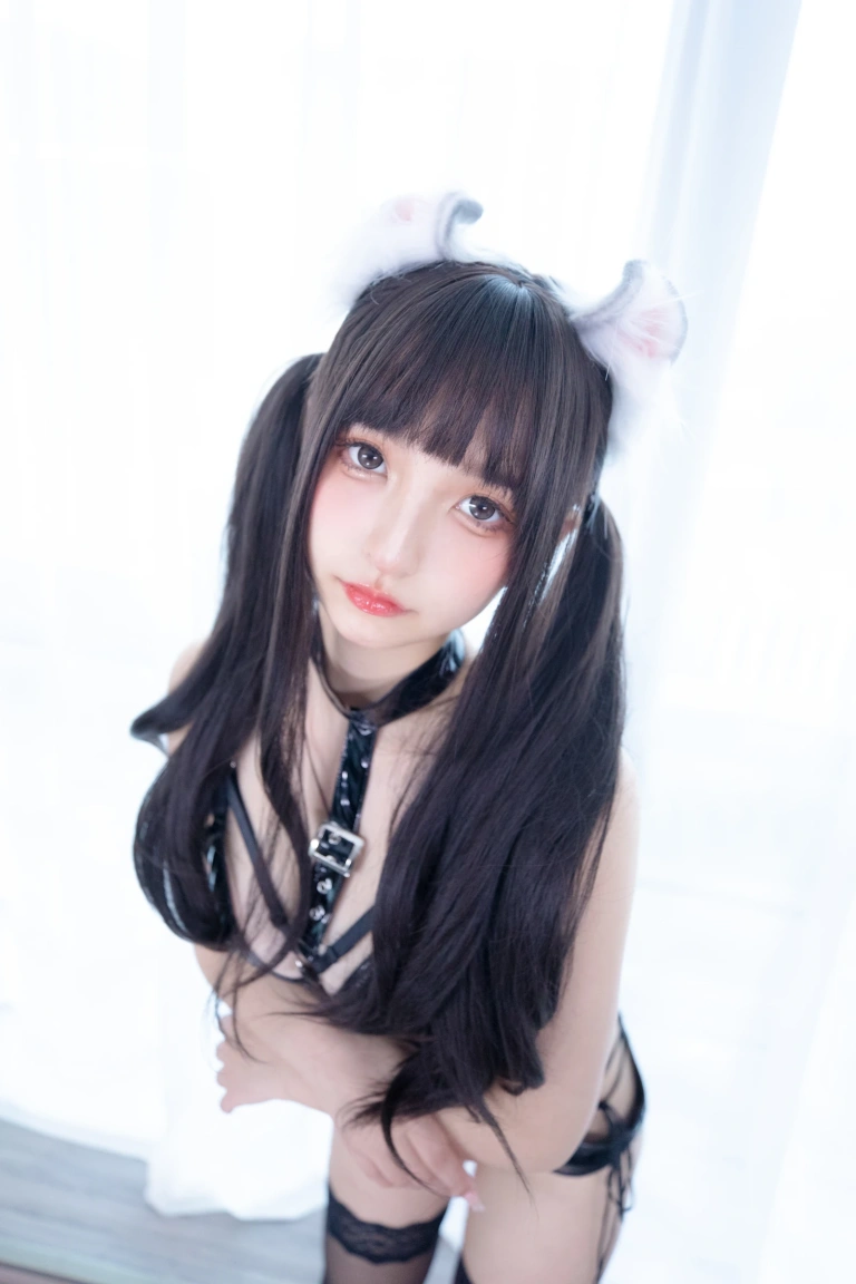 神楽坂真冬《第四季 序号2：《黑》》写真图集 75P｜在线预览与图包下载