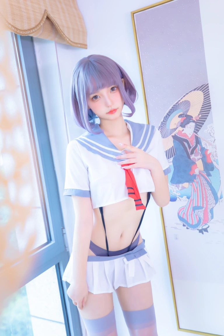 神楽坂真冬《第四季 序号4：《灰丝吊带JK》》写真图集 75P｜在线预览与图包下载