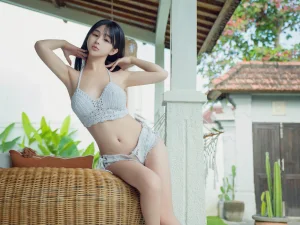 桜井宁宁《白色热裤比基尼》写真图集 70P｜在线预览与图包下载
