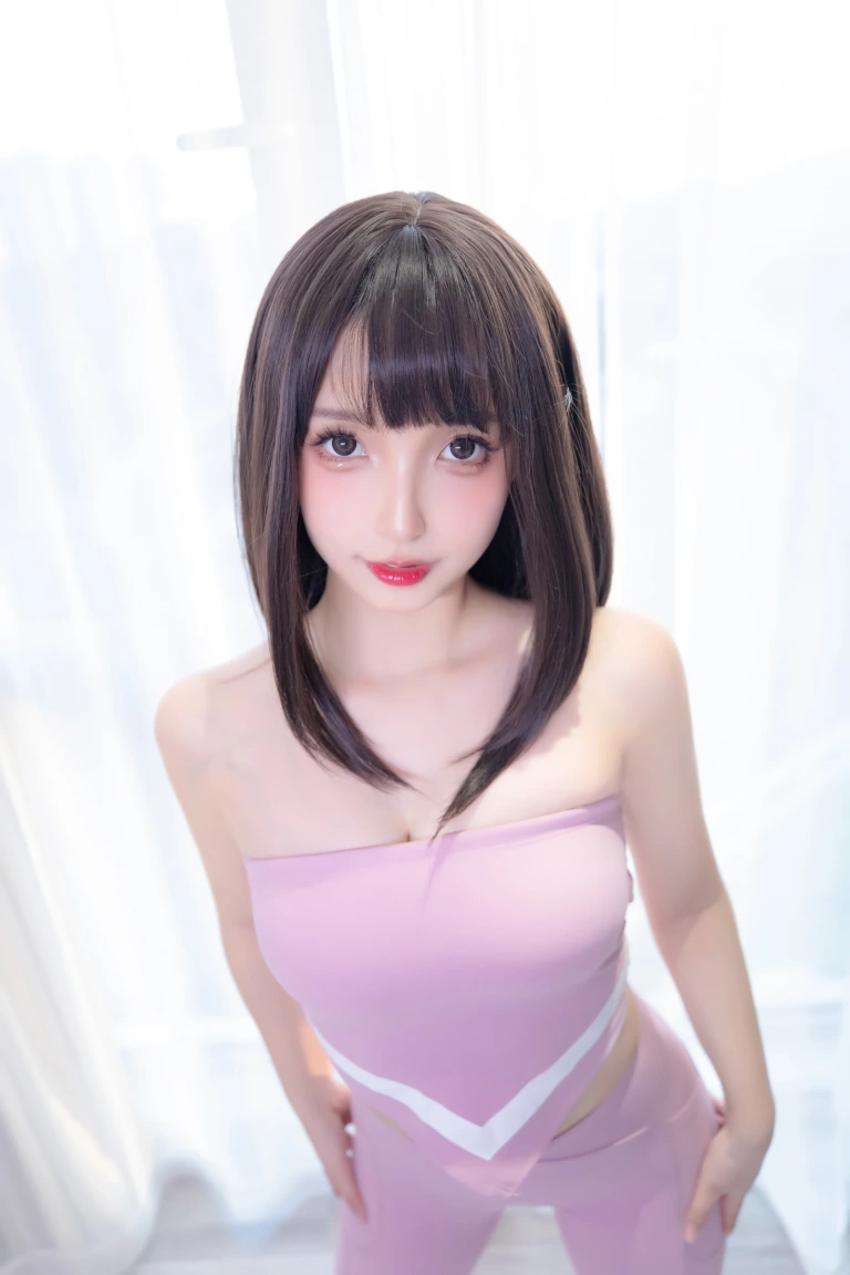 神楽坂真冬《第四季 序号10：《草莓蜜桃》》写真图集 75P｜在线预览与图包下载