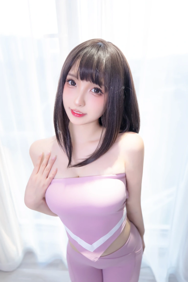 神楽坂真冬《第四季 序号10：《草莓蜜桃》》写真图集 75P｜在线预览与图包下载