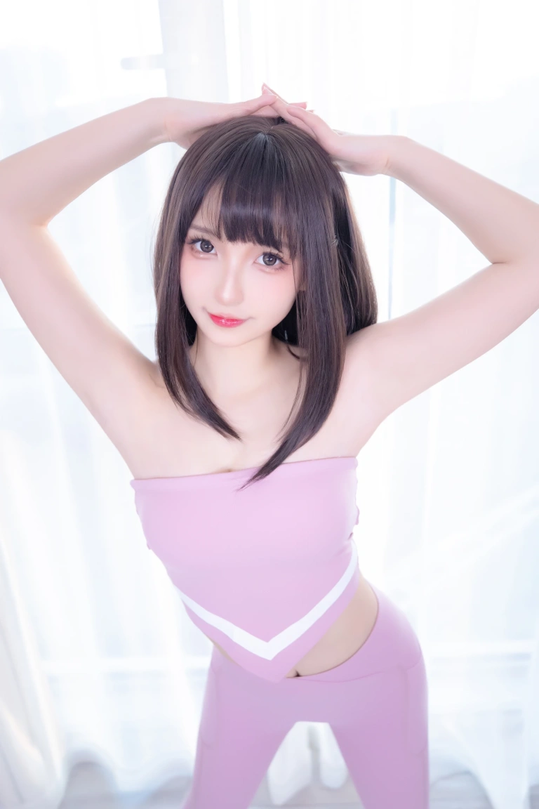 神楽坂真冬《第四季 序号10：《草莓蜜桃》》写真图集 75P｜在线预览与图包下载