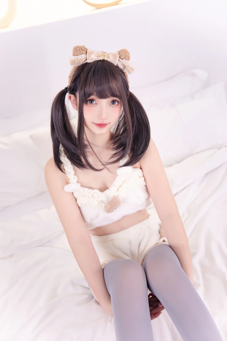 神楽坂真冬《第四季 序号12：《草莓胖次》》写真图集 75P｜在线预览与图包下载