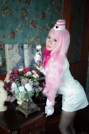 Nyako喵子《柯杨斯卡娅》写真图集 35P｜在线预览与图包下载
