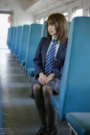 Nyako喵子《火车jk》写真图集 80P+1V｜在线预览与图包下载