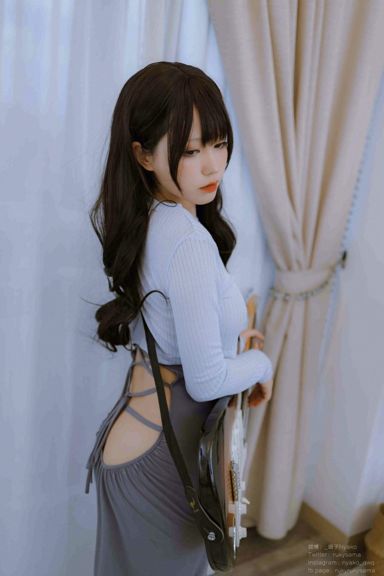 Nyako喵子《吉他妹妹连衣裙》写真图集 71P+1V｜在线预览与图包下载