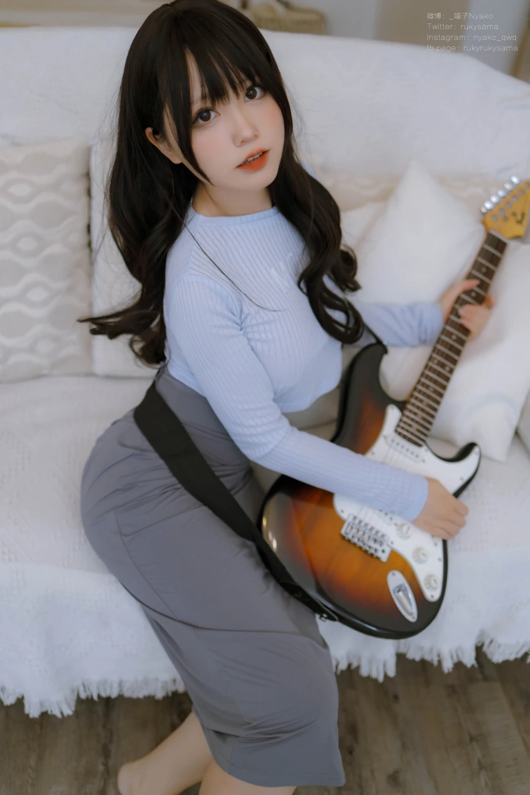 Nyako喵子《吉他妹妹连衣裙》写真图集 71P+1V｜在线预览与图包下载